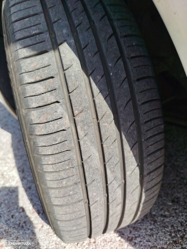 Peugeot 3008 1.6 e-HDi Allure 2-Tronic - 32