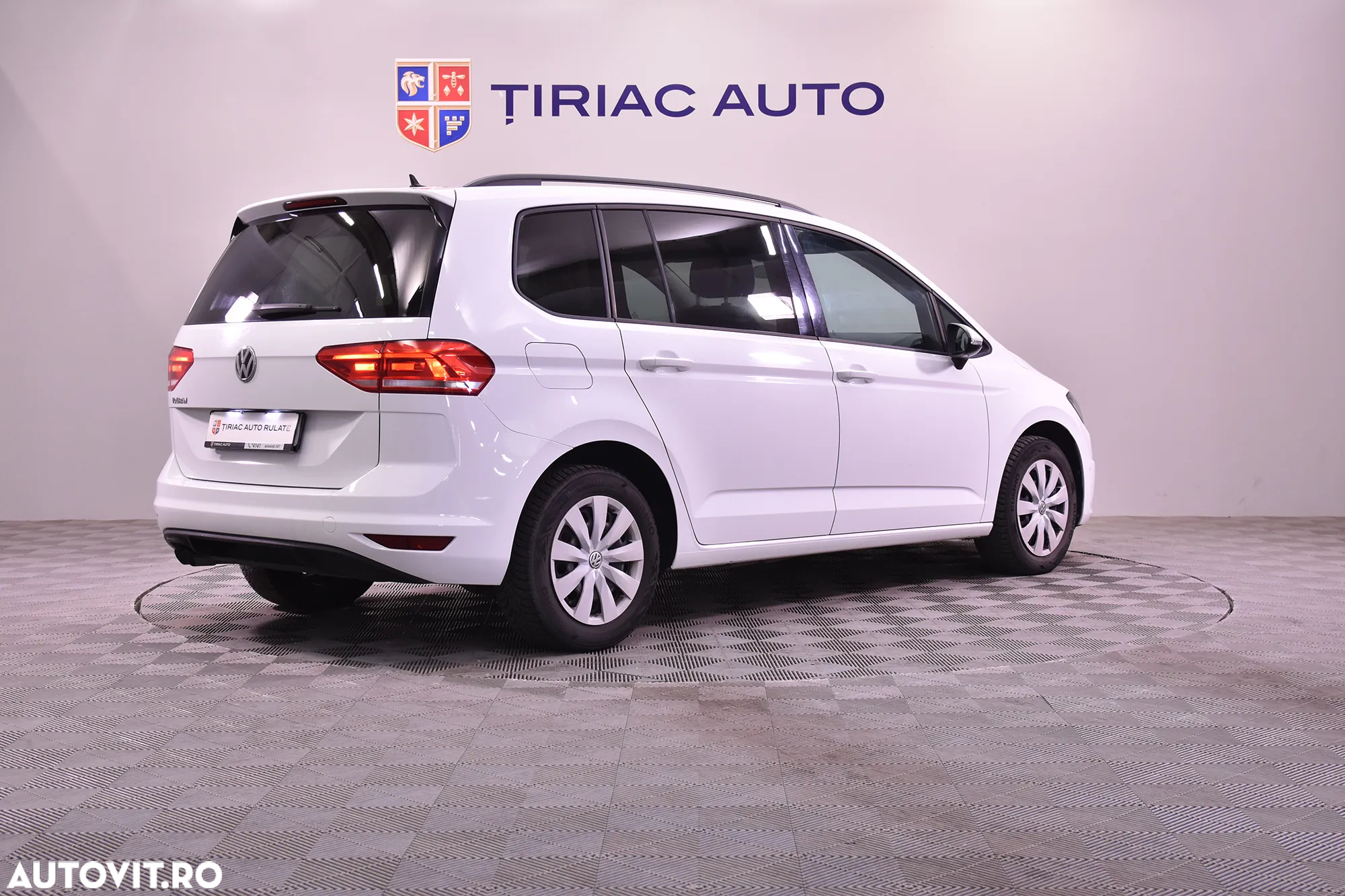 Volkswagen Touran - 5