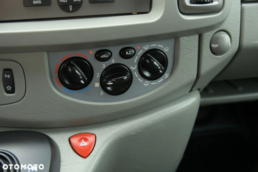 Opel VIVARO 2.5 CDTi 145KM * Z Niemiec * KLIMA * AUTOMAT * ZNAKOMITY STAN! - 35