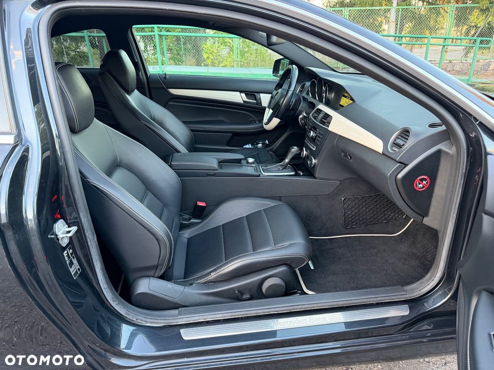 Mercedes-Benz Klasa C 180 BlueEFFICIENCY 7G-TRONIC - 19