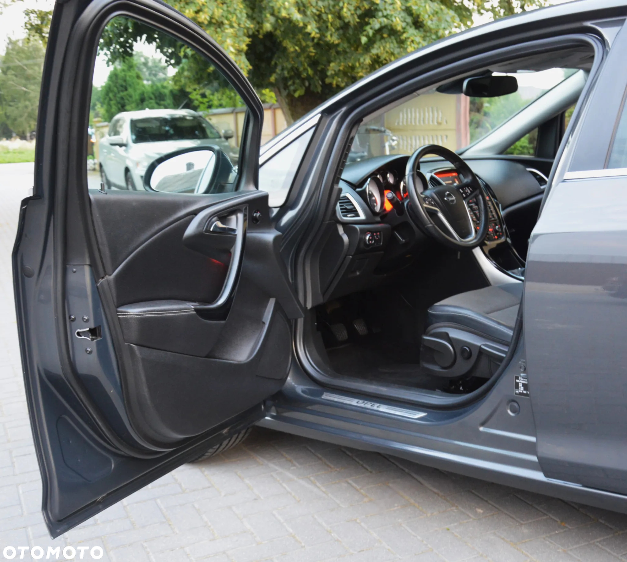 Opel Astra IV 1.6 CDTI Cosmo - 14
