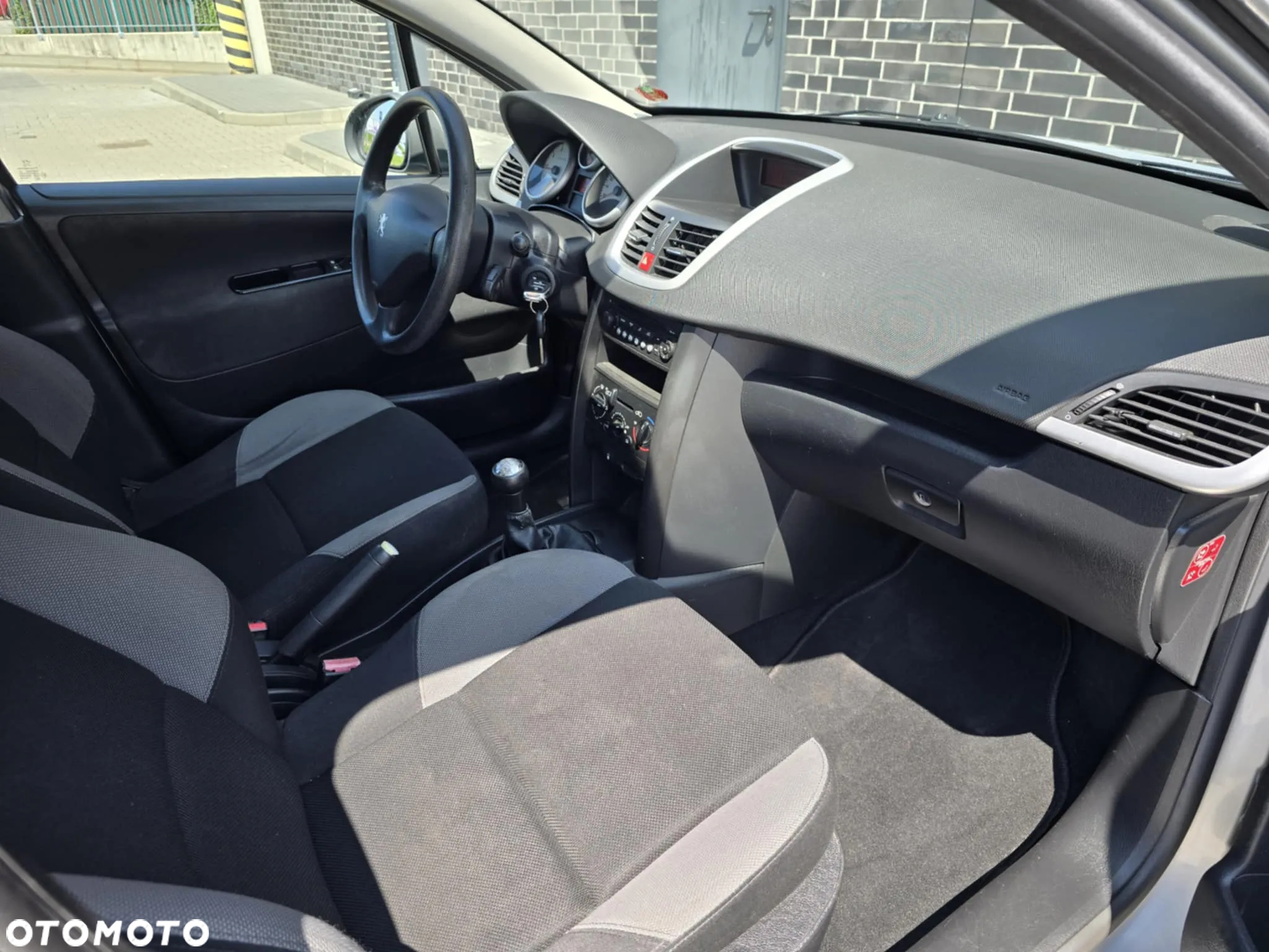 Peugeot 207 1.4 16V Sporty - 21