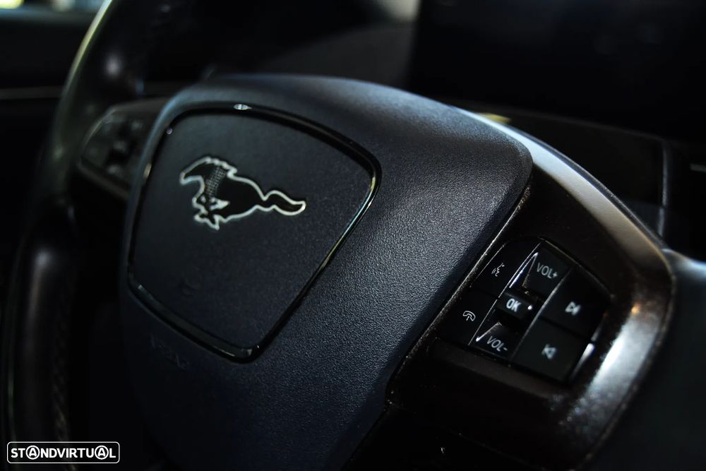 Ford Mustang Mach-E PREMIUM - 20