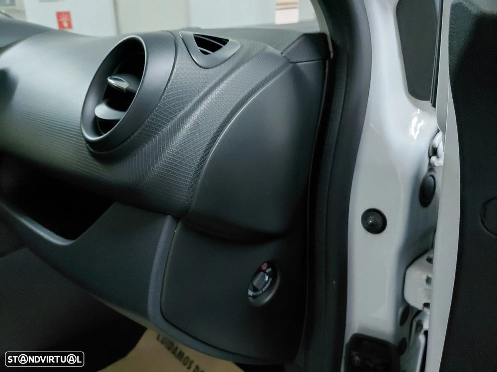 Renault Clio 1.5 DCi Van Iva Dedutível - 25