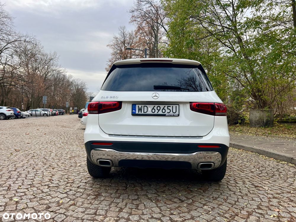 Mercedes-Benz GLB 250 8G-DCT - 8