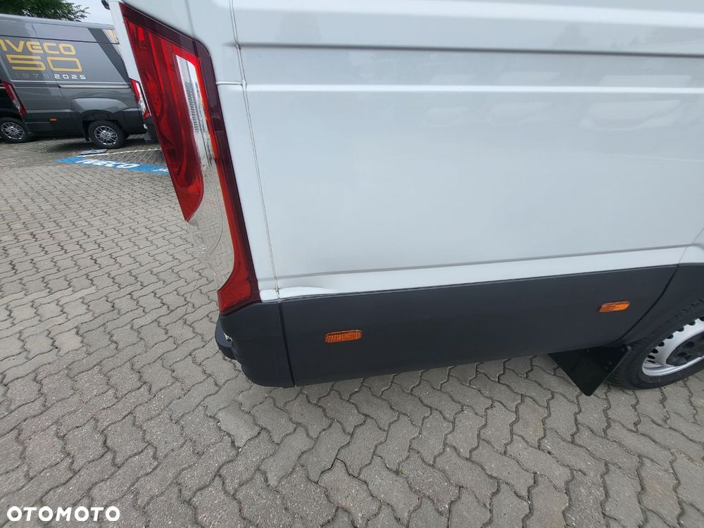 Iveco 35S16 furgon Max Długi - 19