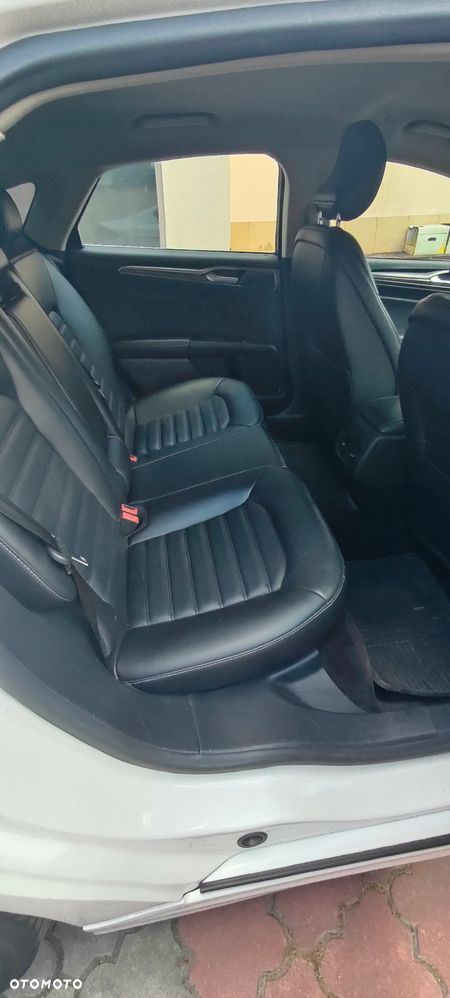 Ford Fusion - 13