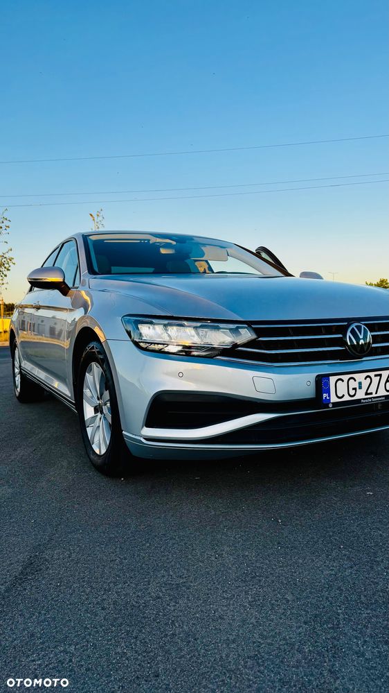 Volkswagen Passat 1.5 TSI EVO Essence - 1