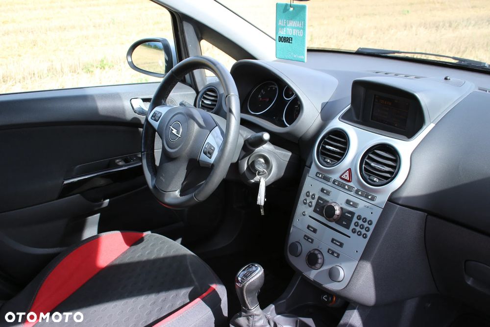 Opel Corsa 1.6T GSI - 32