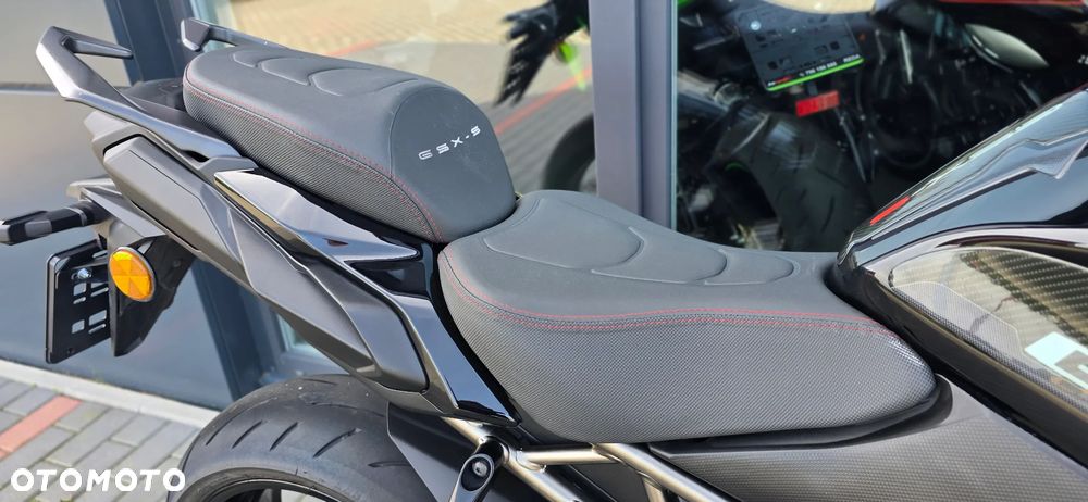 Suzuki GSX - 15