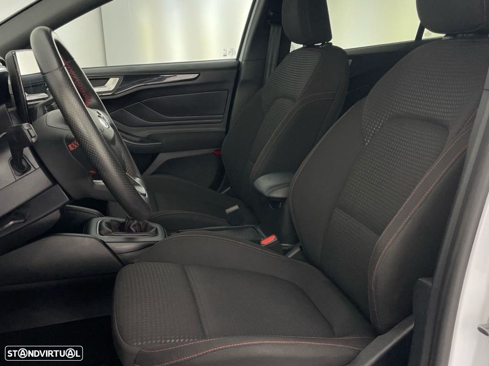 Ford Focus 1.0 EcoBoost MHEV ST-Line - 17