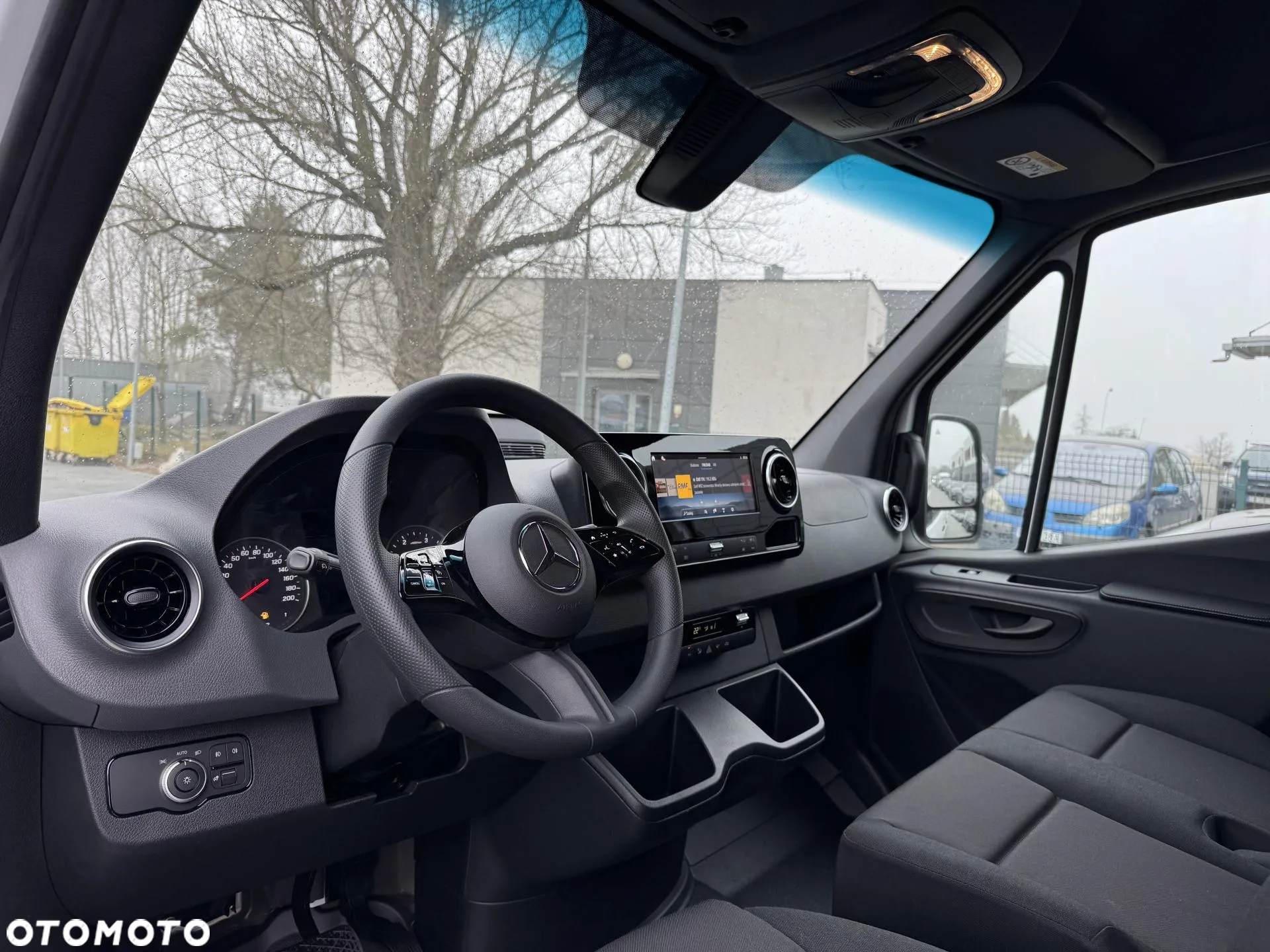 Mercedes-Benz Sprinter - 10