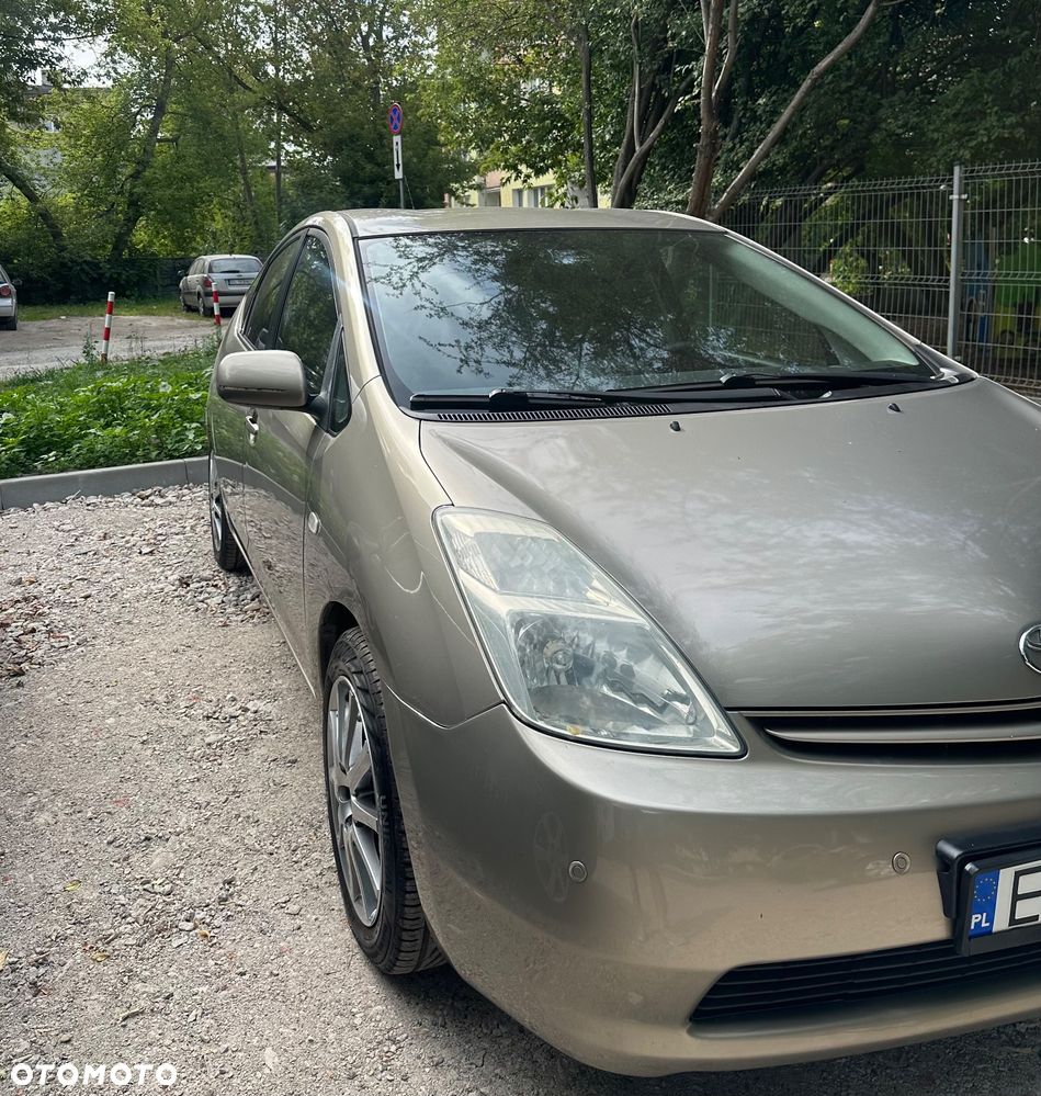 Toyota Prius 1.5 VVT-i Sol - 2