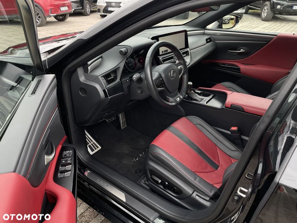 Lexus ES 300h F Sport Edition - 10