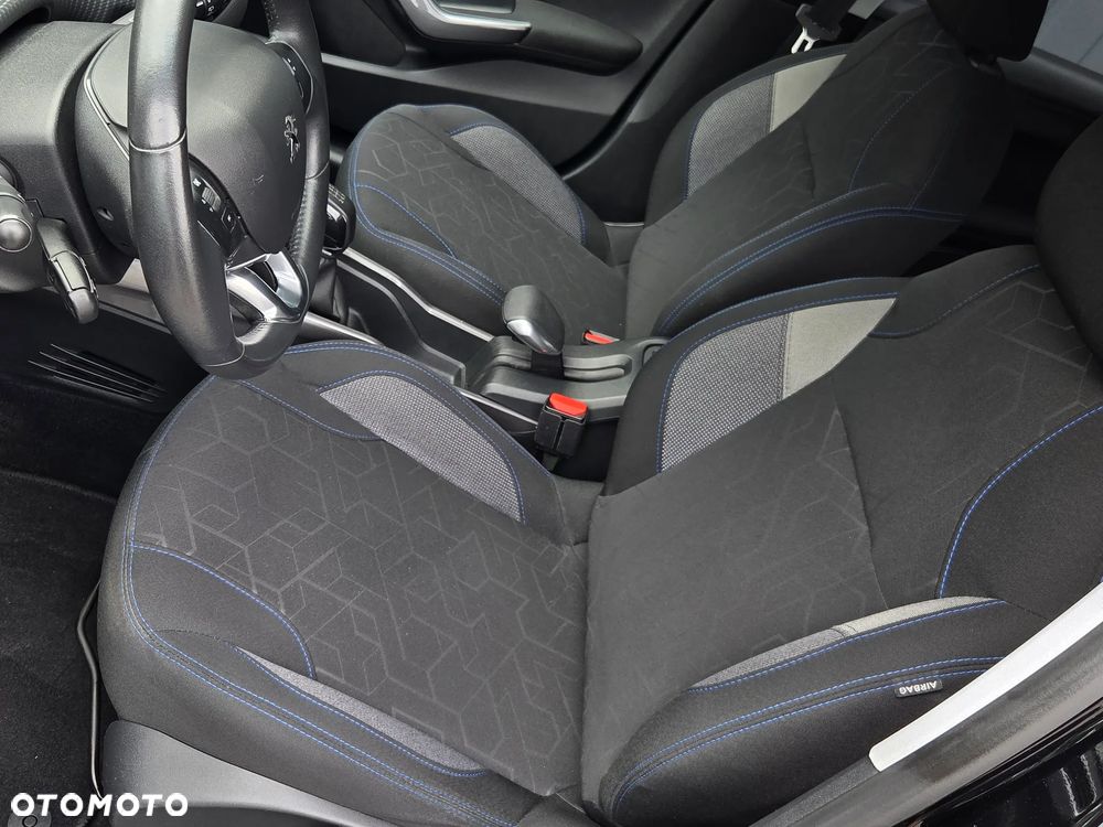 Peugeot 2008 1.2 Pure Tech Active S&S - 17