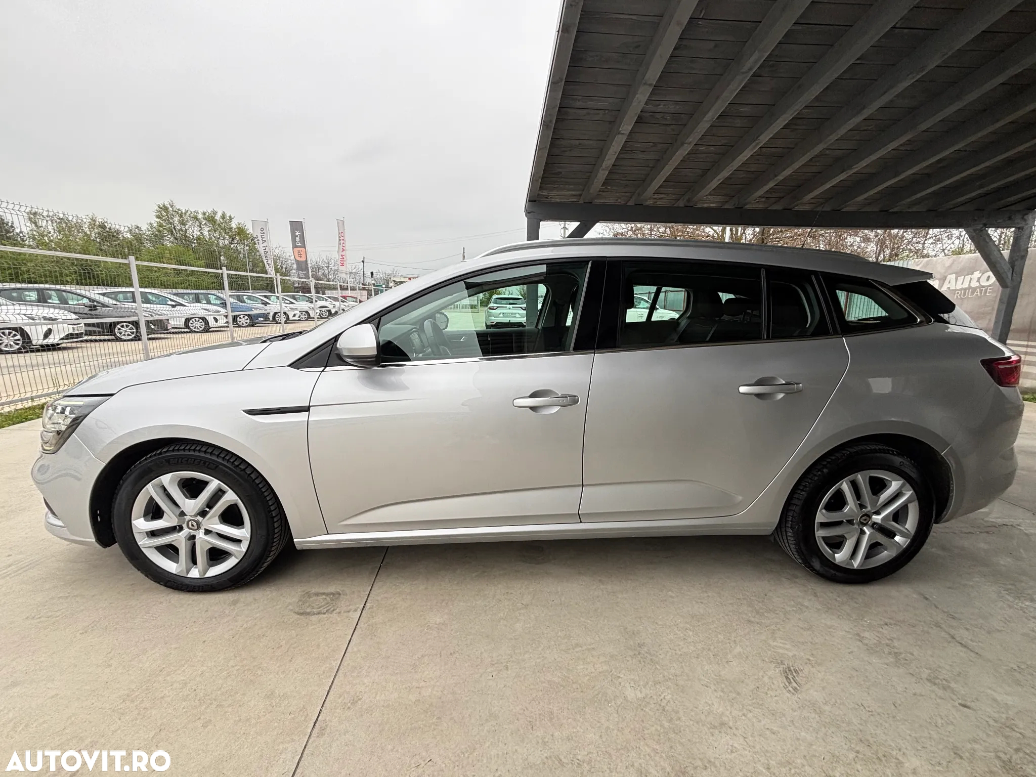 Renault Megane BLUE dCi 115 EDC BUSINESS EDITION - 9
