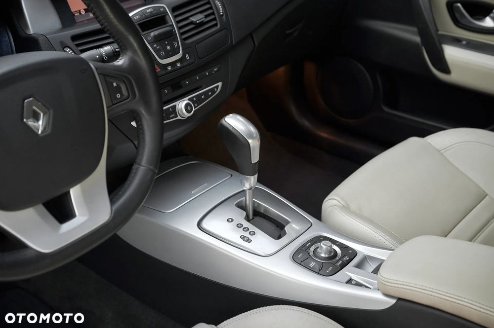 Renault Laguna 3.5 V6 Initiale - 17