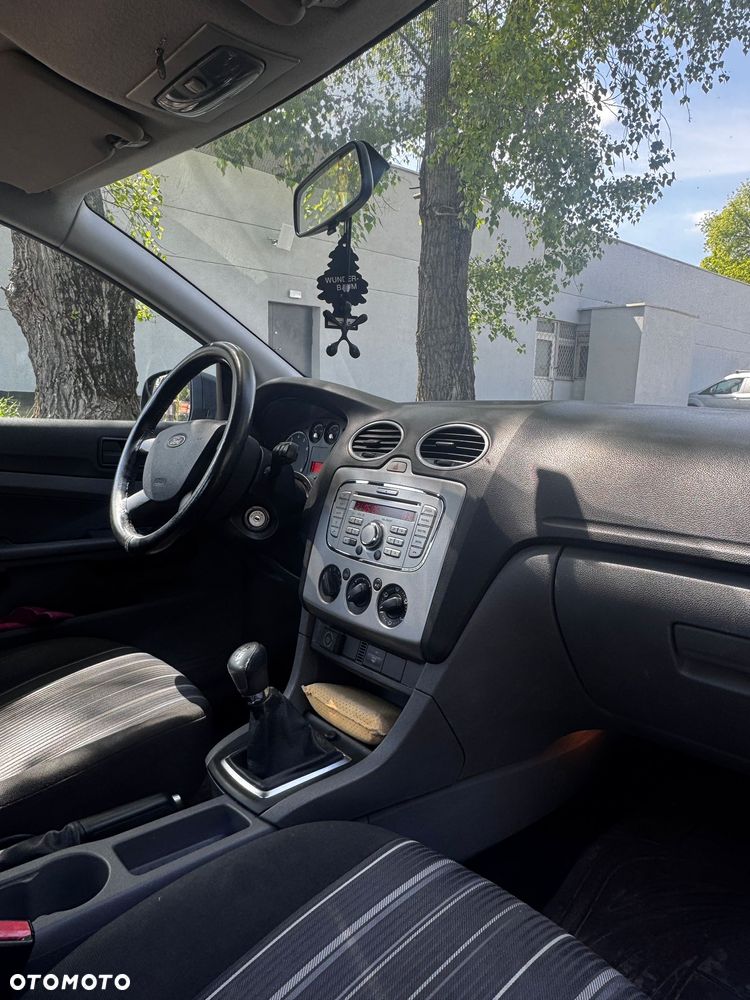 Ford Focus 1.6 Trend - 8
