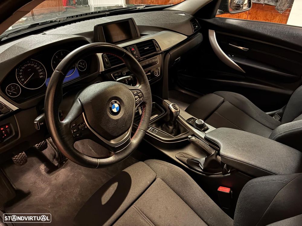 BMW 318 d Line Sport - 4