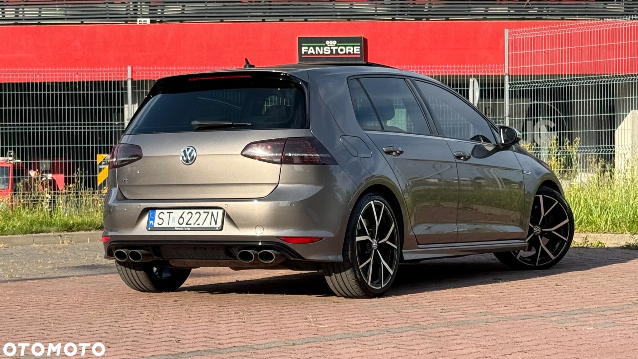 Volkswagen Golf VII 2.0 TSI BMT 4Mot R DSG - 9