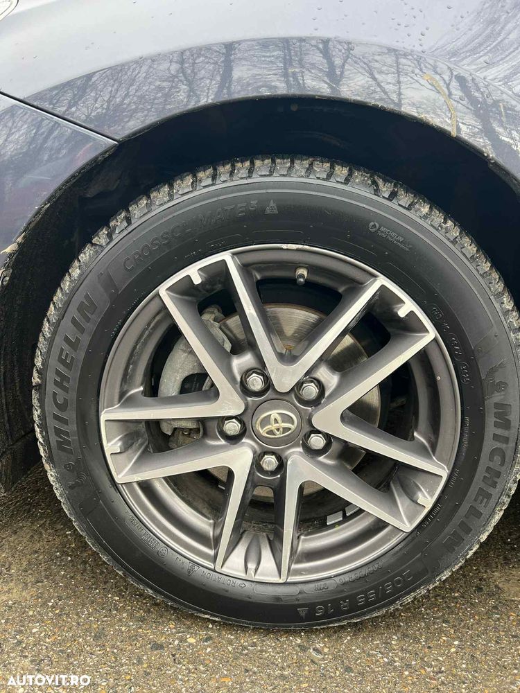 Toyota Auris 1.8 L VVT-i TS Hybrid Sol+ - 14