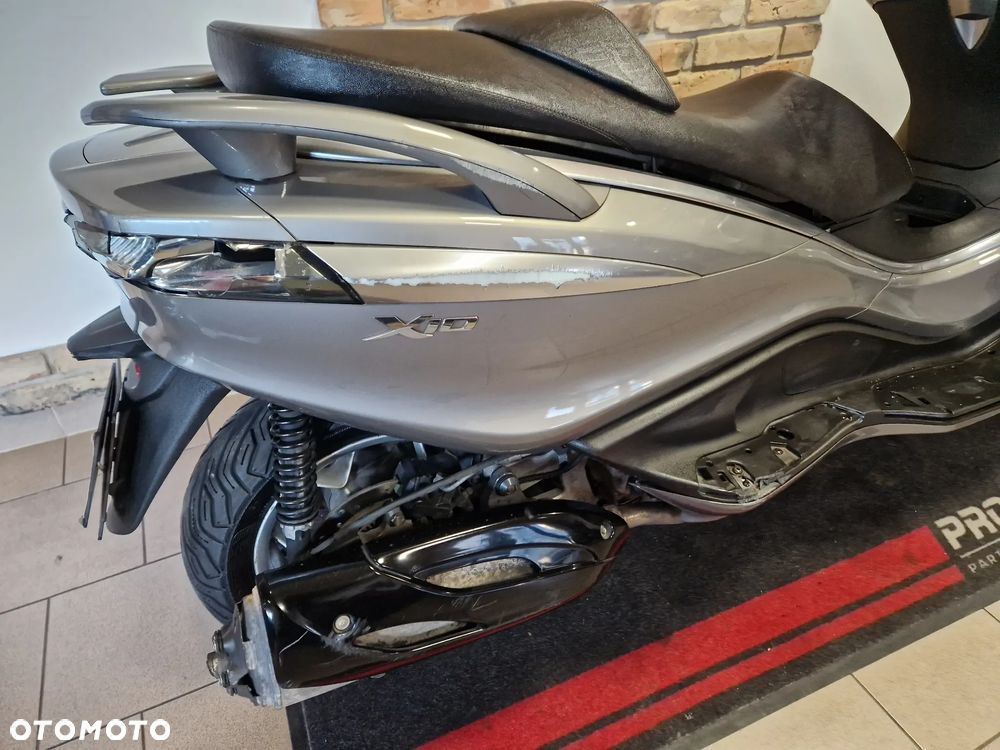 Piaggio X10 - 11