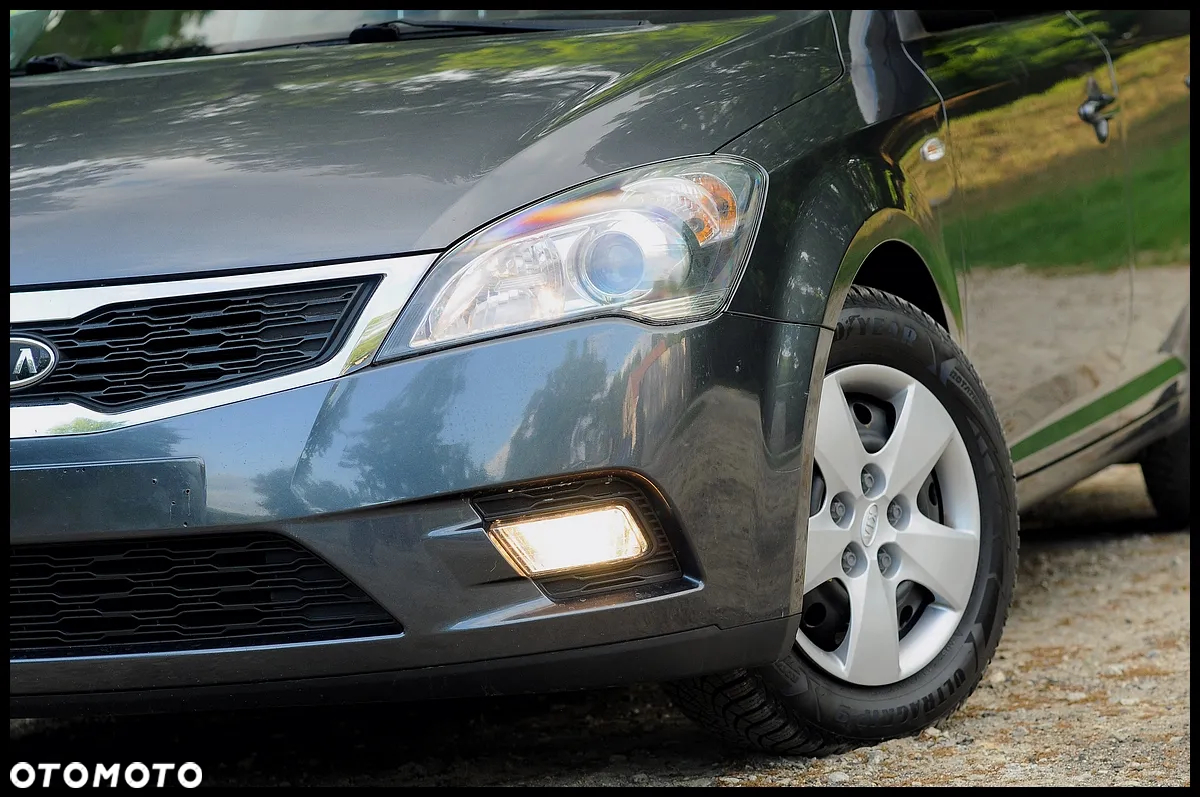 Kia Ceed - 12