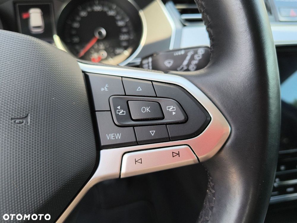 Volkswagen Passat - 15