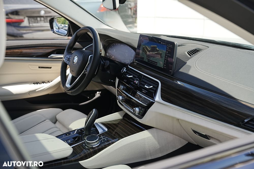 BMW Seria 5 530e xDrive Aut. Luxury Line - 32