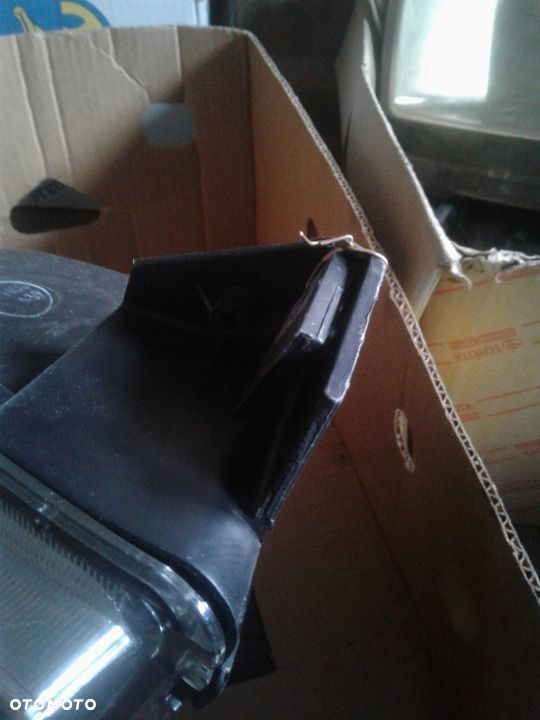 Lampa Toyota Corolla Verso 06-08r, Lift ,prawy przód - 2