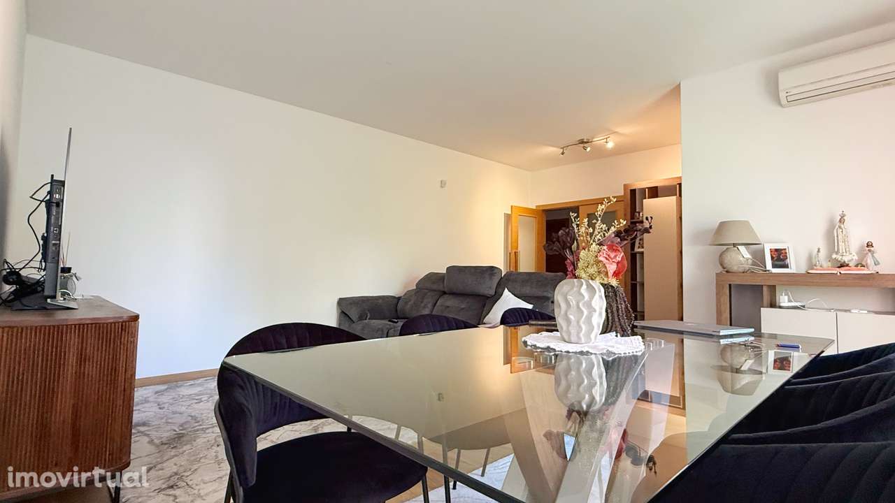 Apartamento T1 localizado no condomínio privado-  Parqueamento - Grande imagem: 3/23