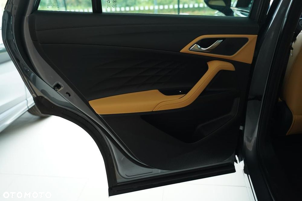 MG HS 1.5 T-GDI Exclusive DCT - 7