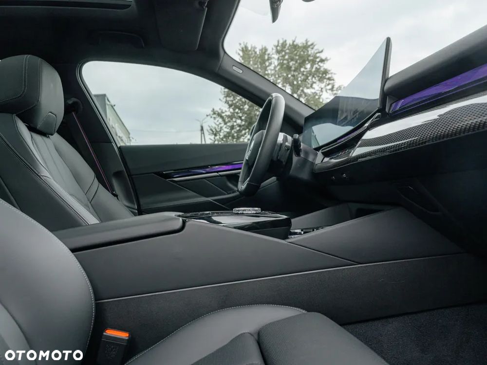 BMW Seria 5 530e xDrive - 16