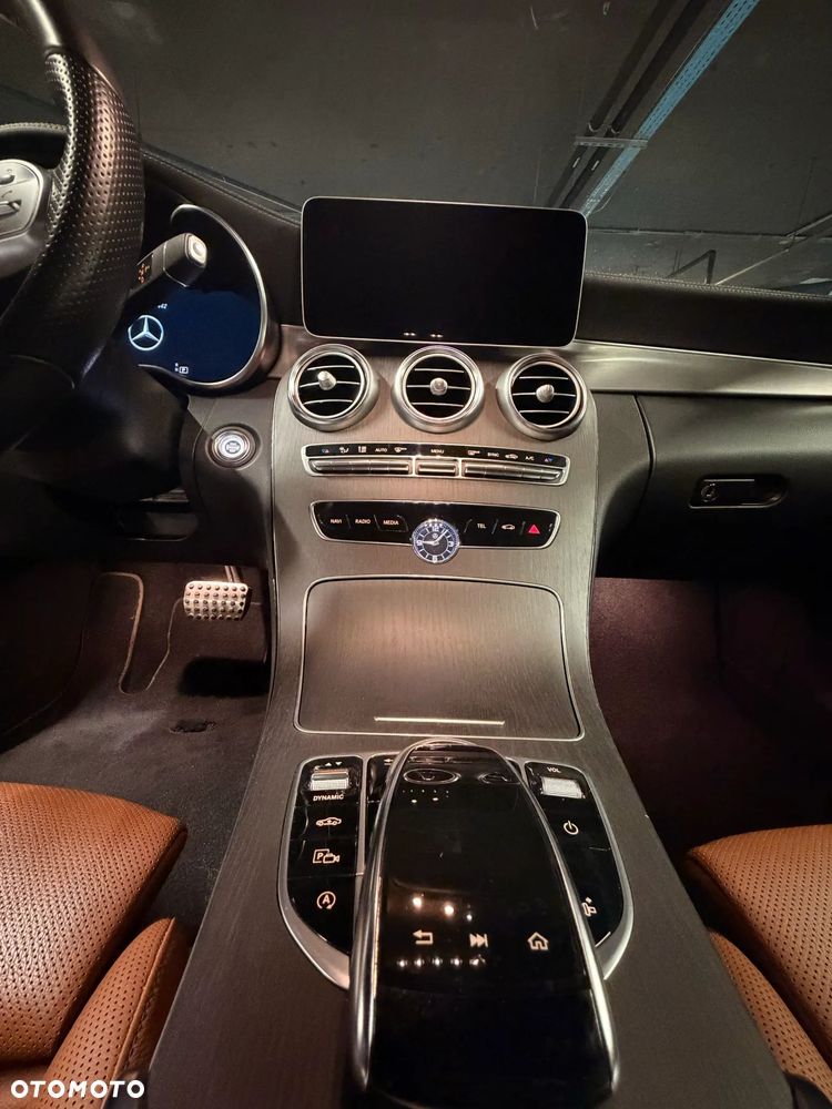 Mercedes-Benz Klasa C 300 4MATIC 9G-TRONIC - 20