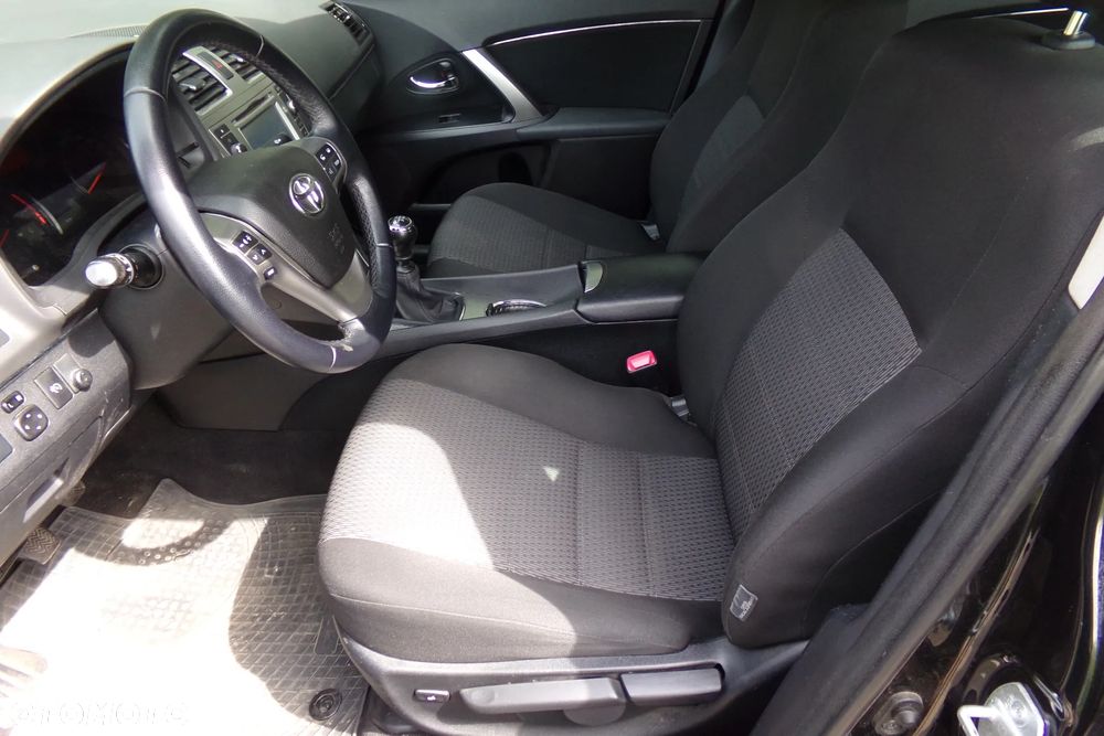 Toyota Avensis 2.0 D-4D Premium - 14
