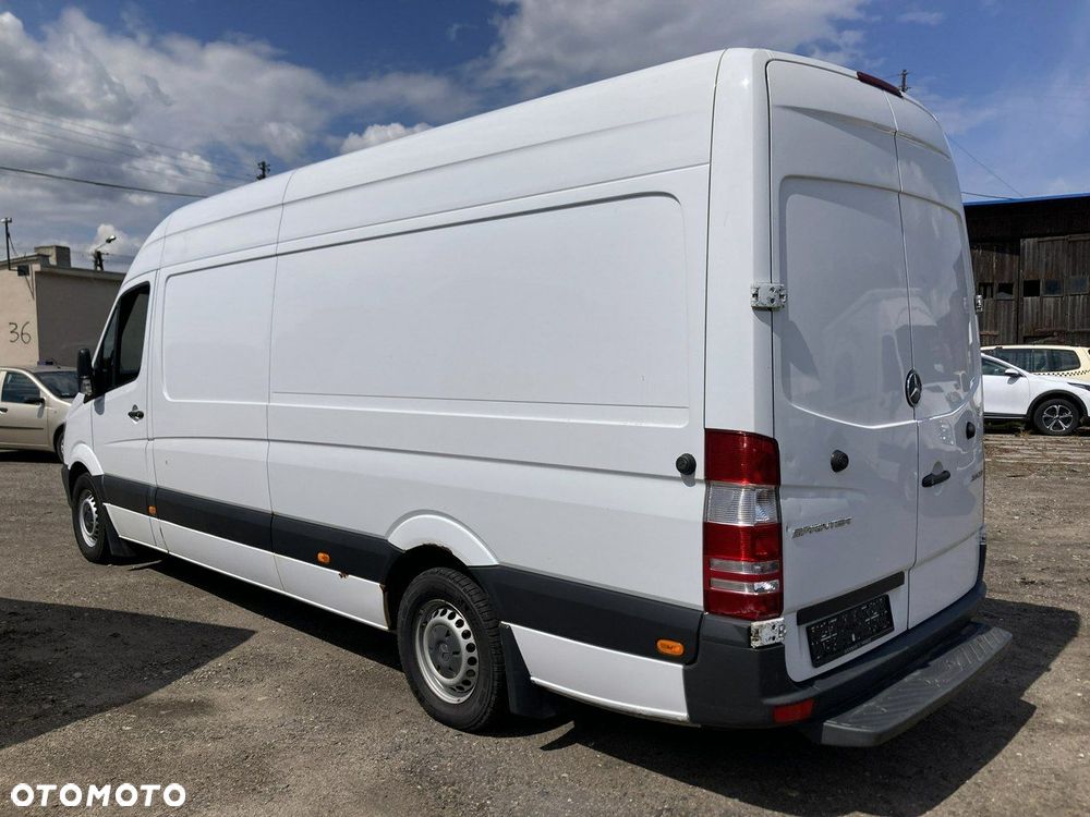 Mercedes-Benz Sprinter - 10