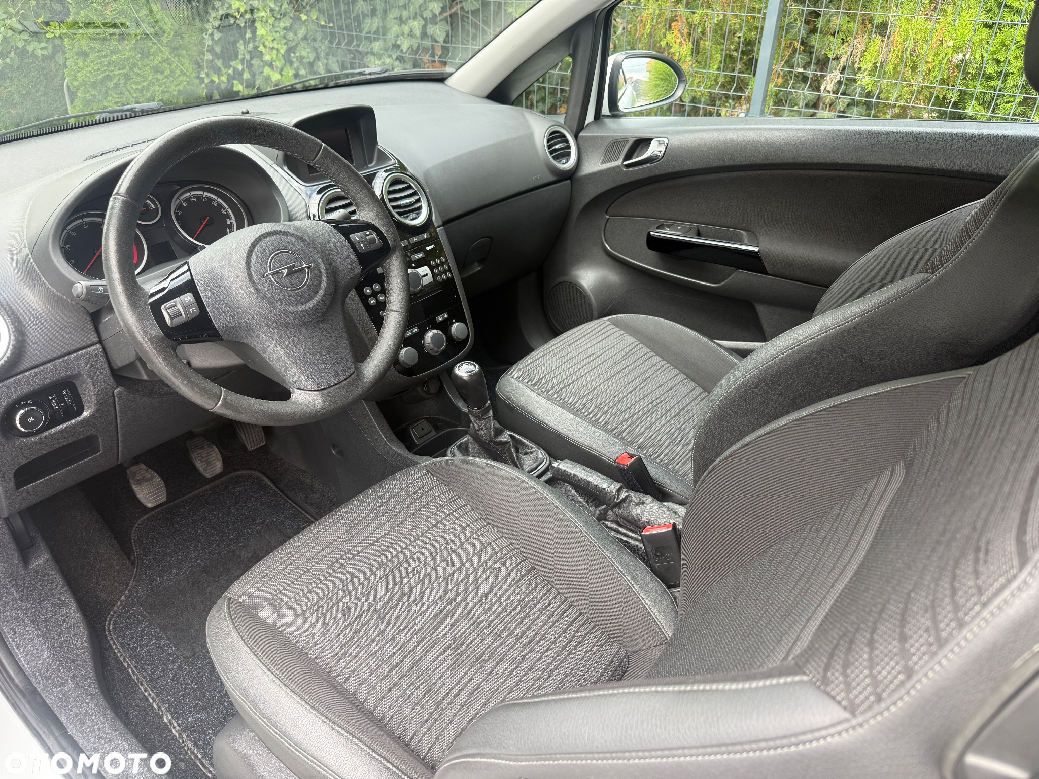 Opel Corsa 1.4 Cosmo - 6