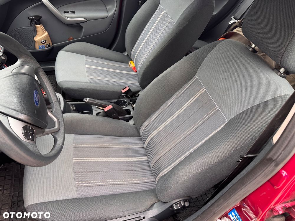 Ford Fiesta 1.25 Celebration - 10