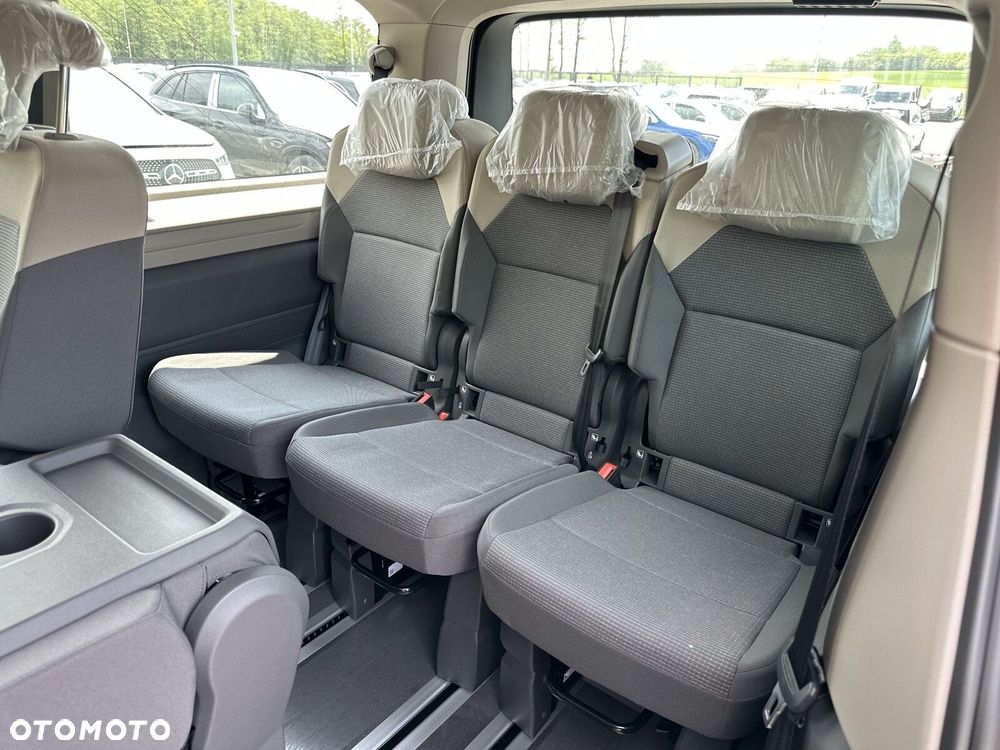 Volkswagen Multivan - 34