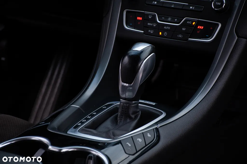 Ford Mondeo 2.0 TDCi Bi-Turbo Titanium PowerShift - 18