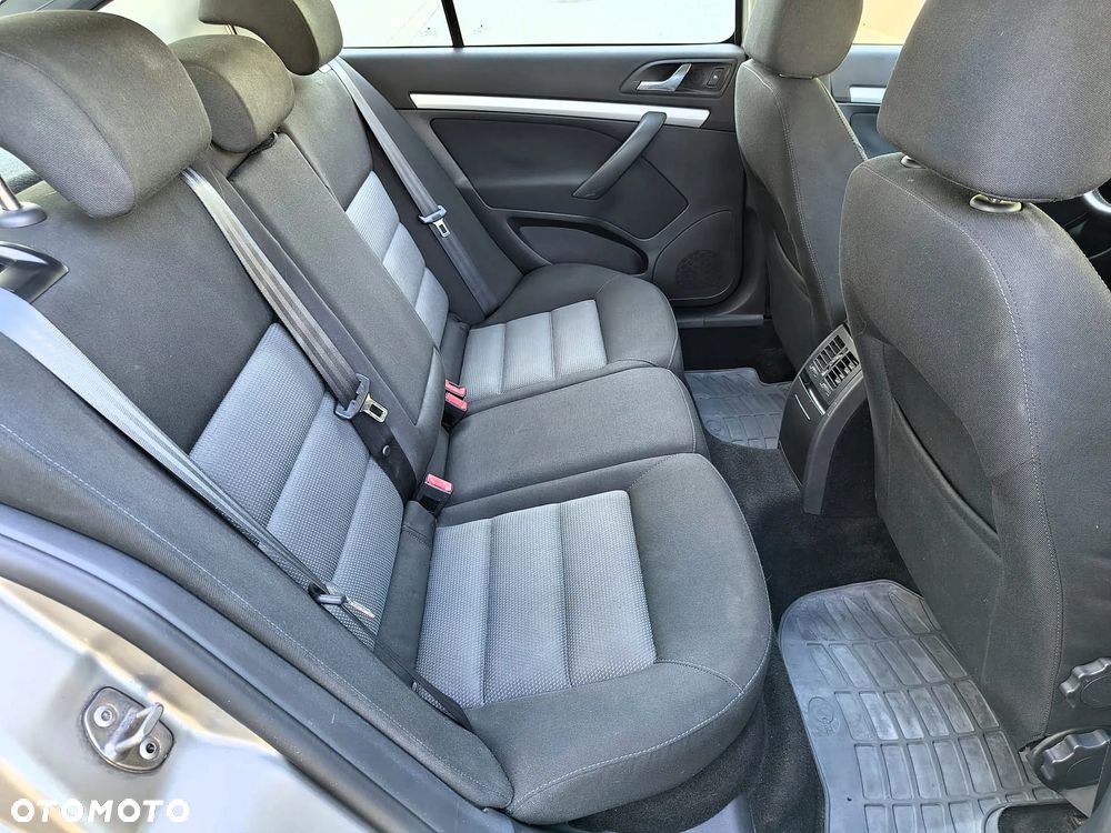 Skoda Octavia 1.6 FSI Ambiente - 12