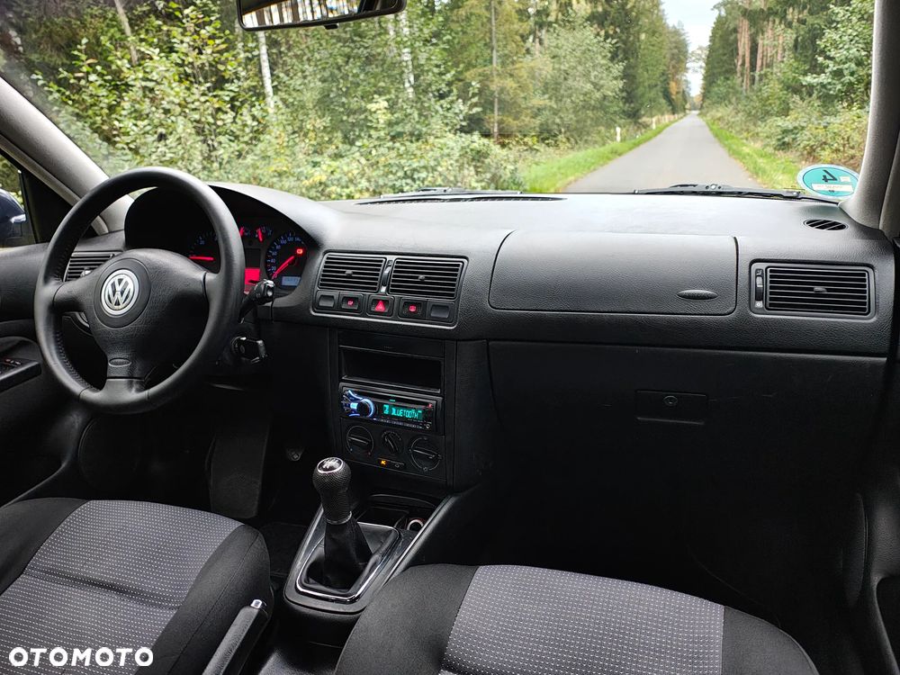 Volkswagen Golf - 23