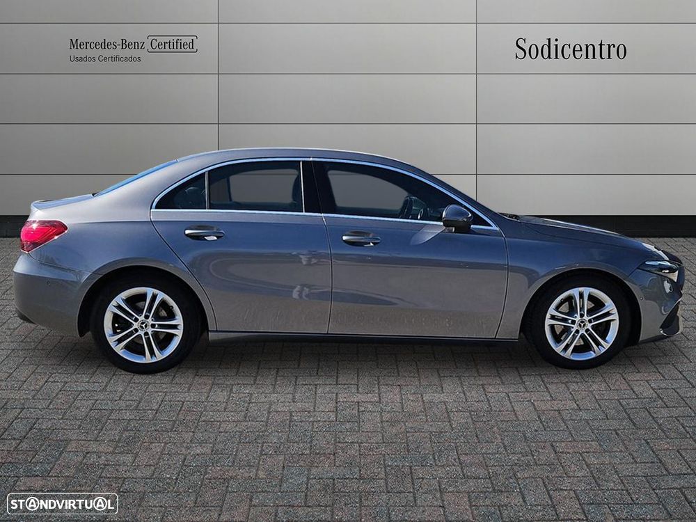 Mercedes-Benz A 180 Limousine d 8G-DCT Progressive - 4