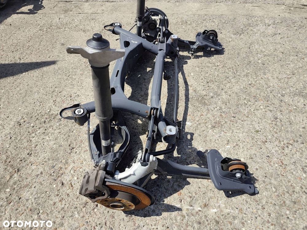 VOLVO XC40 TYLNY WÓZEK ZAWIESZENIE TYLNE KOMPLETNE 2WD 32246360 - 2