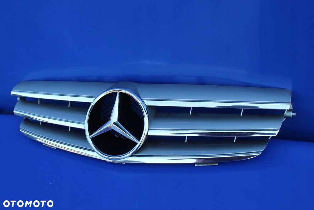 Grill atrapa Oryginał stan BDB OE Mercedes CLK W209 Lift A2098800123 - 12