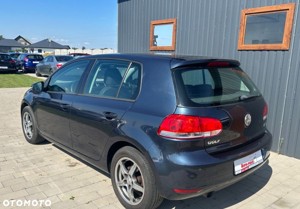 Volkswagen Golf - 6
