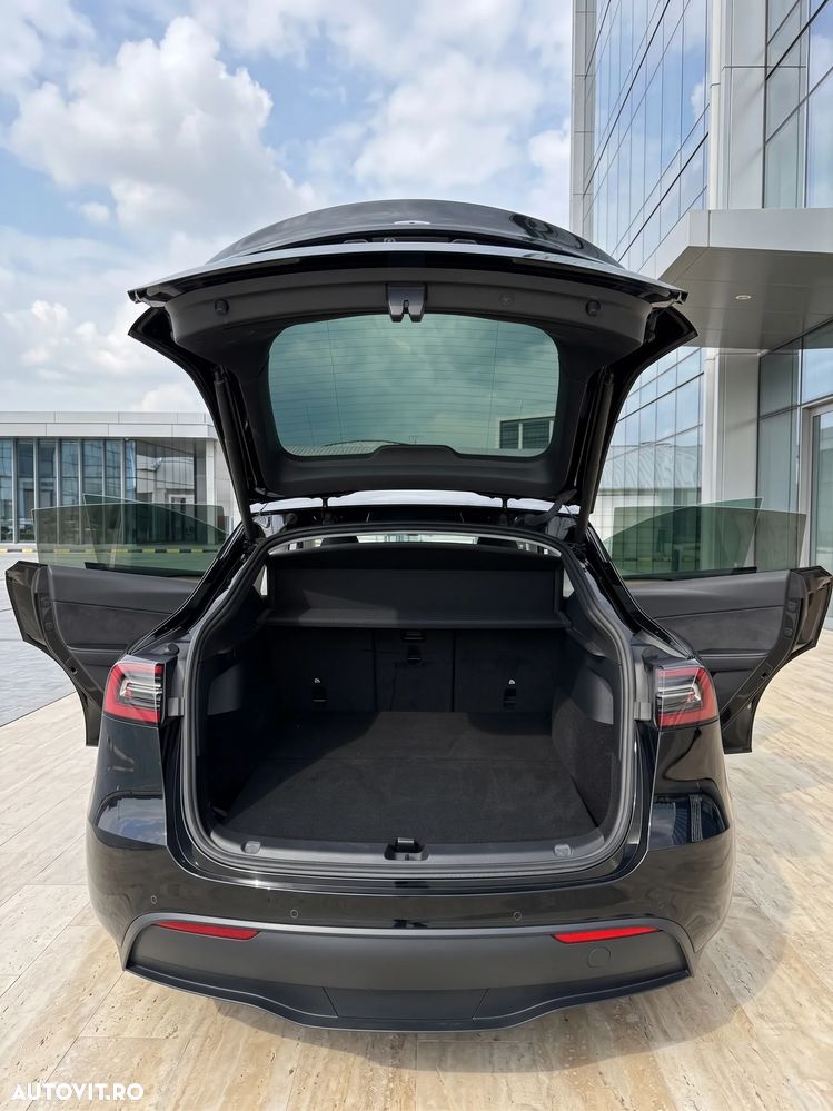 Tesla Model Y AWD Performance - 6