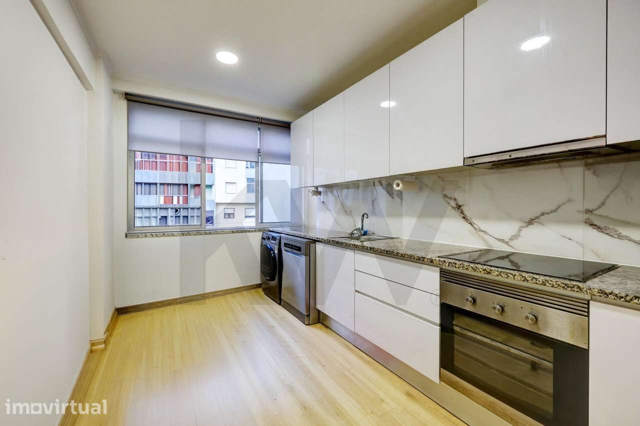 Apartamento T2 no Cacém com cozinha e wc totalmente renovados - arrend - Grande imagem: 3/18