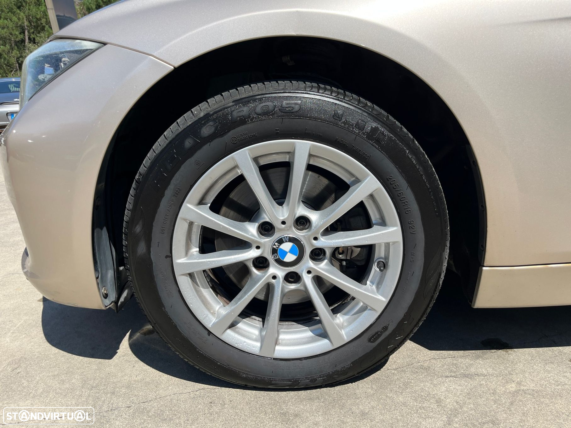 BMW 320 d Touring Auto - 9