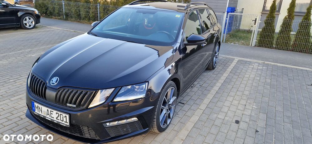 Skoda Octavia Combi 2.0 TDI DSG RS - 5